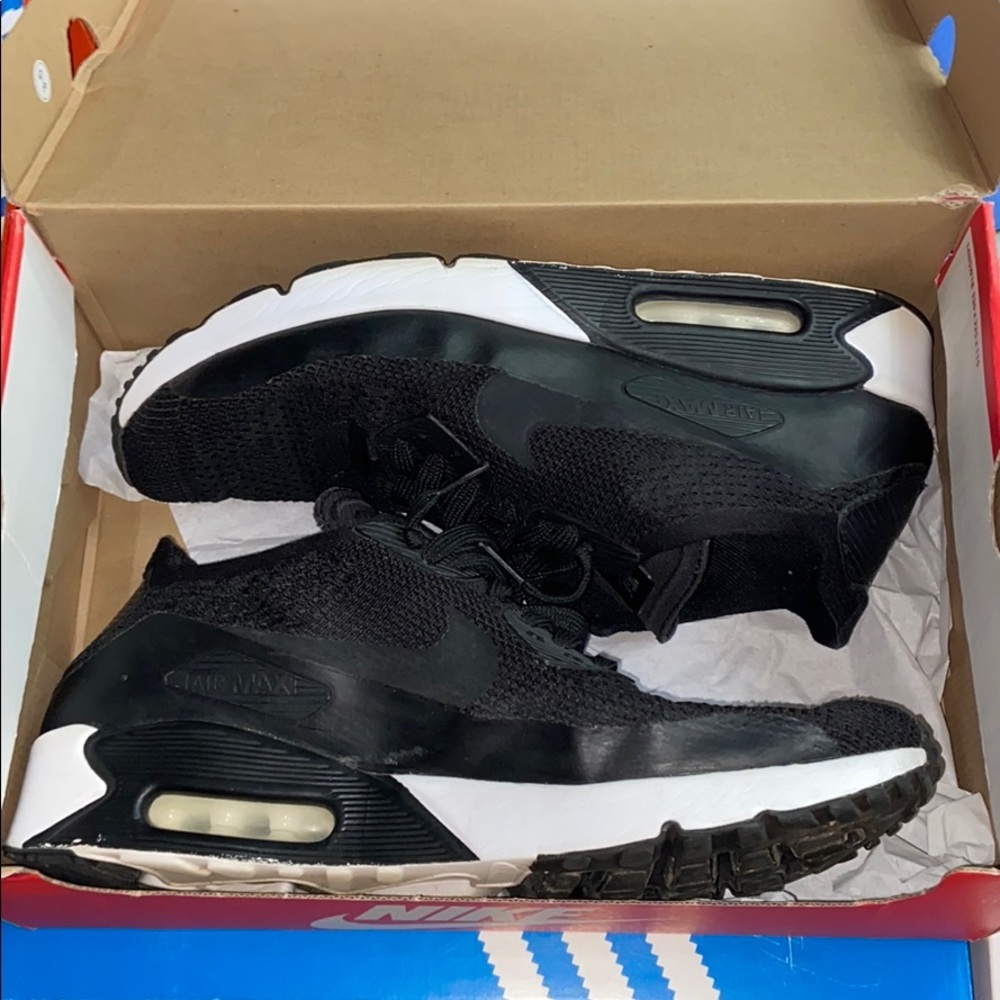 Black and white air max’s men’s size 12